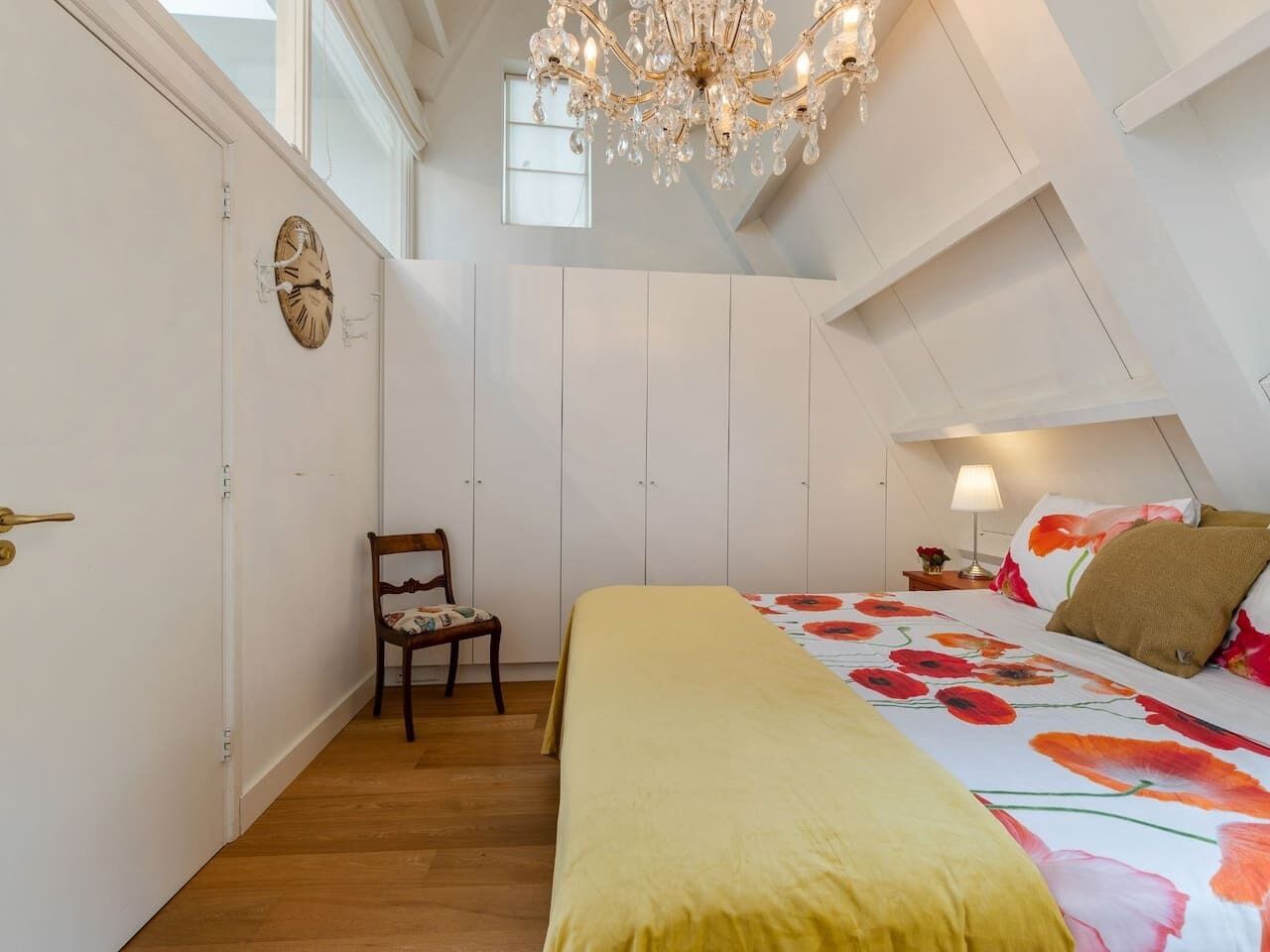 Beautiful apartment at one of the most desirable locations on the famous Prinsengracht. 1
