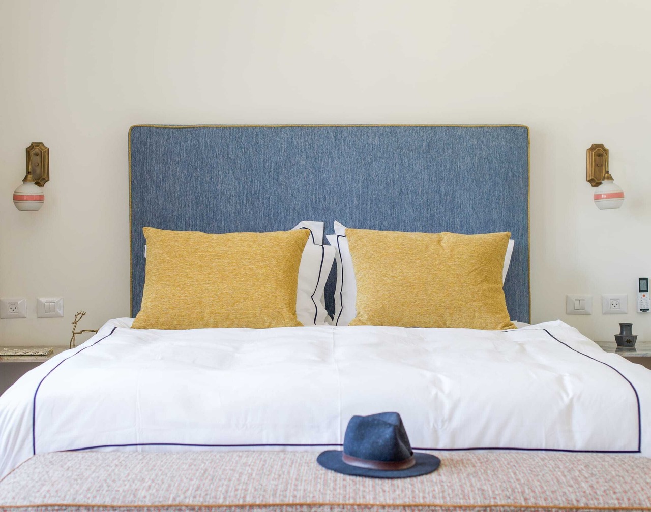 Elegant Escape: Stylish Sanctuary for Two 1