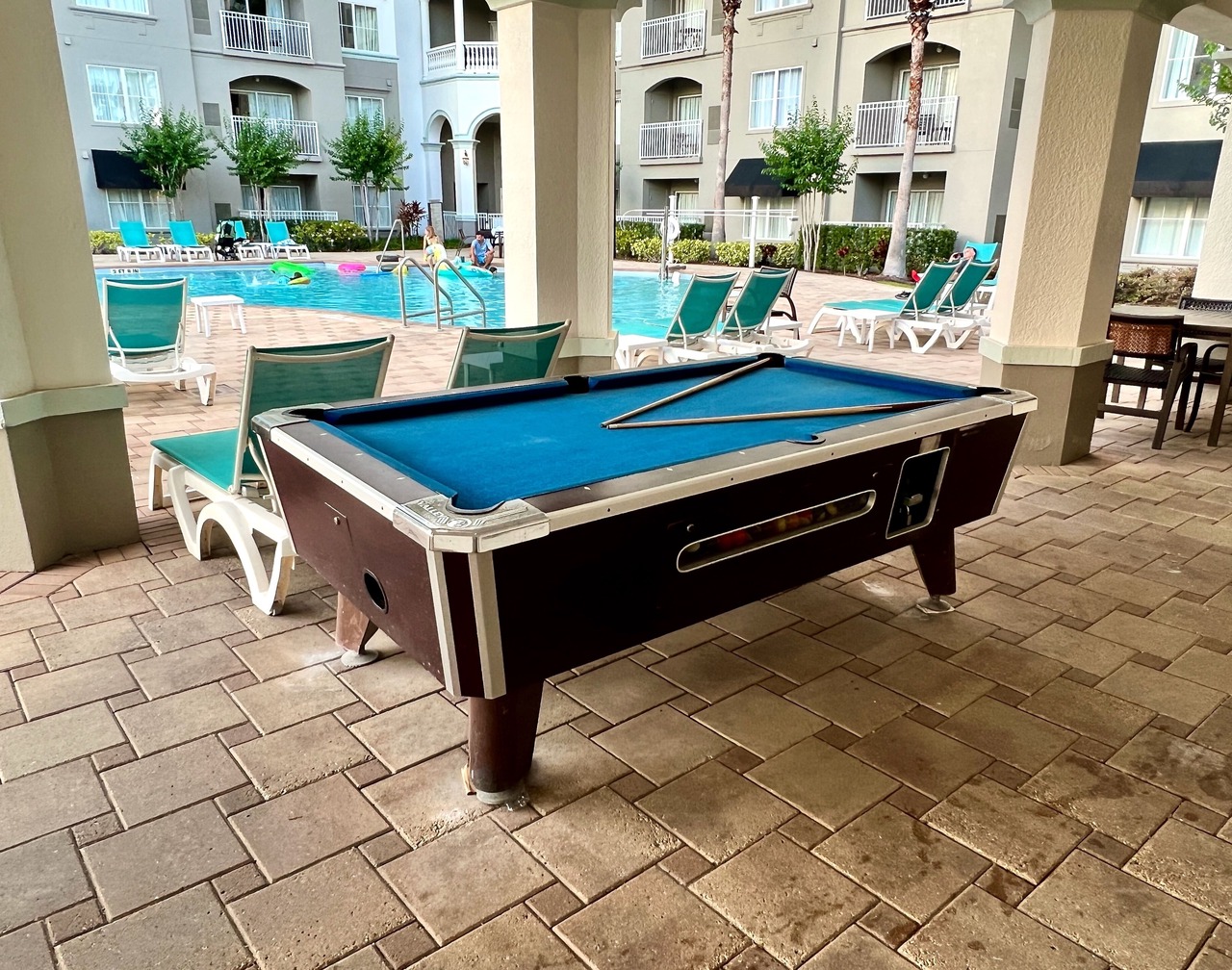 Premium Universal Studios King Bed Resort Suite, Pool, Gym, Free Parking 507S 1