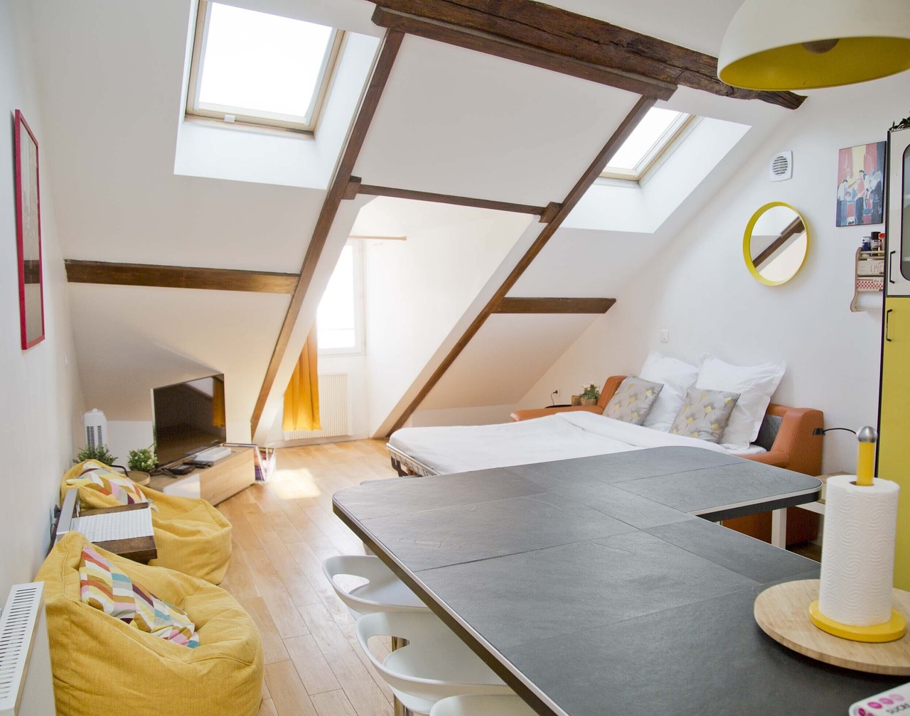 Charming Apt Rue Mouffetard 5th 1