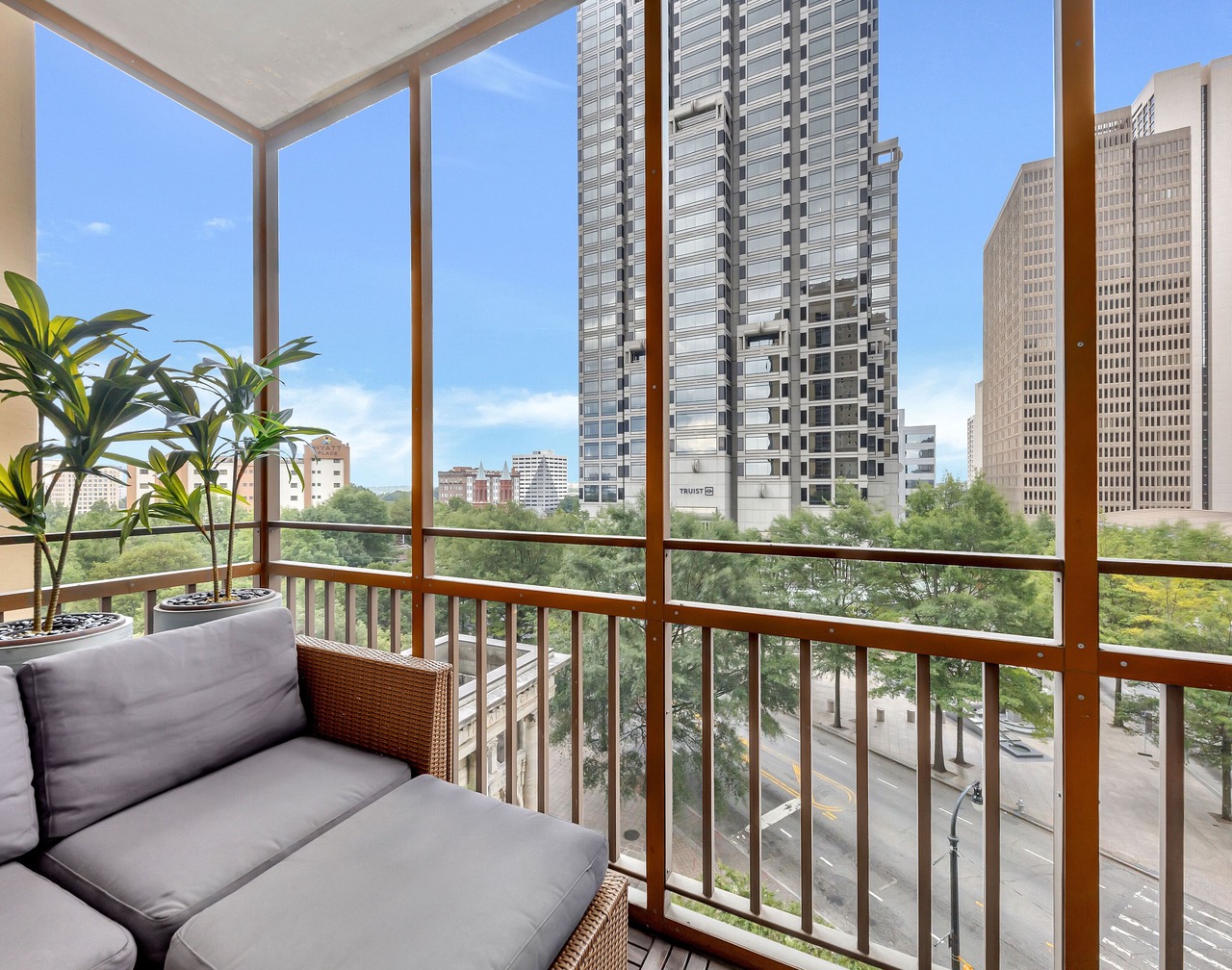 Downtown Condo Walk to Mercedes Benz Stadium 1