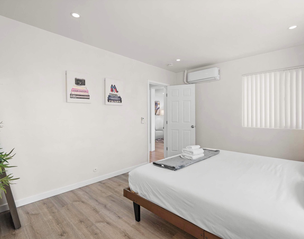 Luxury Escape w/Private Balcony & Free Parking #3 1
