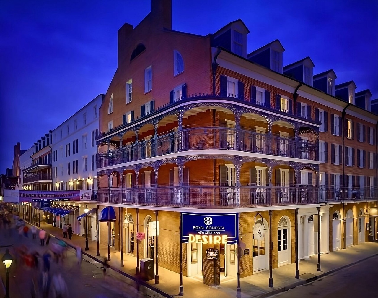 Discover Historic Homes in French Quarter! Pets Allowed, 4 onsite bars! 1