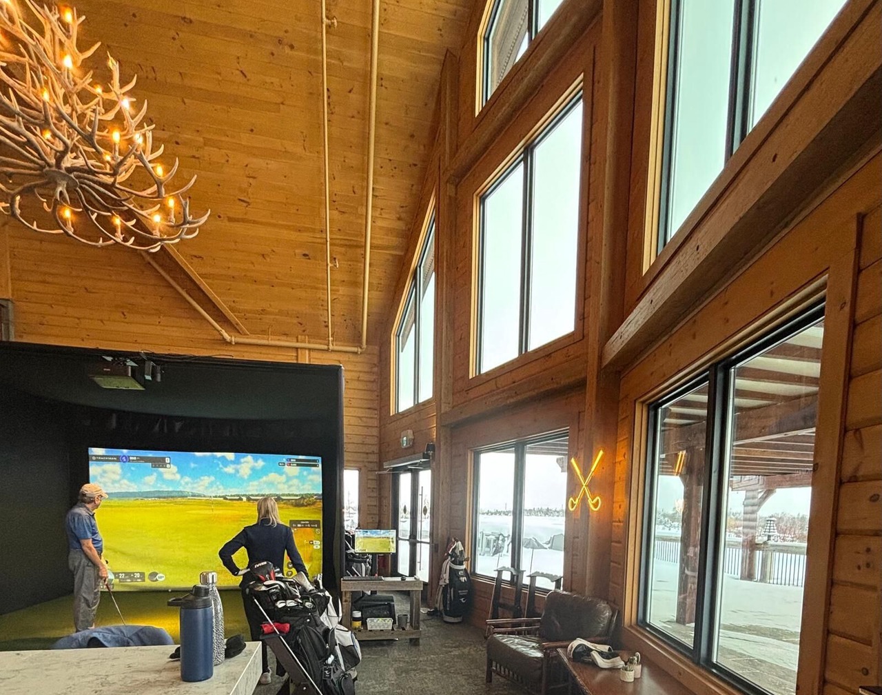 StunningStayz Luxury 2 King Beds Friday Harbour Resort Lake Simcoe GOLF & BOAT 1