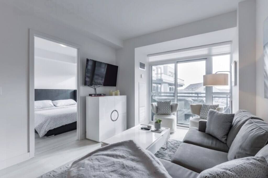 StunningStayz Luxury 2 King Beds Friday Harbour Resort Lake Simcoe GOLF & BOAT 1