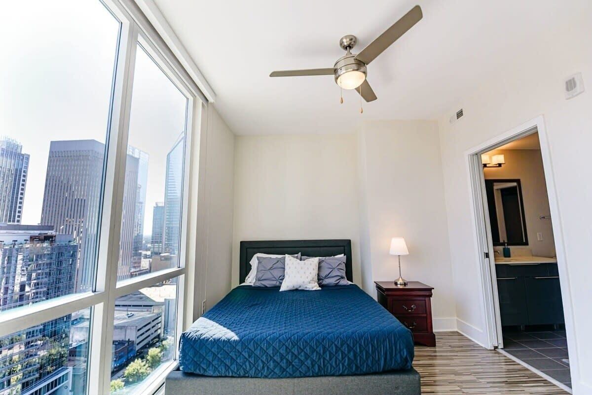 2BR Uptown Charlotte Furnished Apartments by RedAwning 1