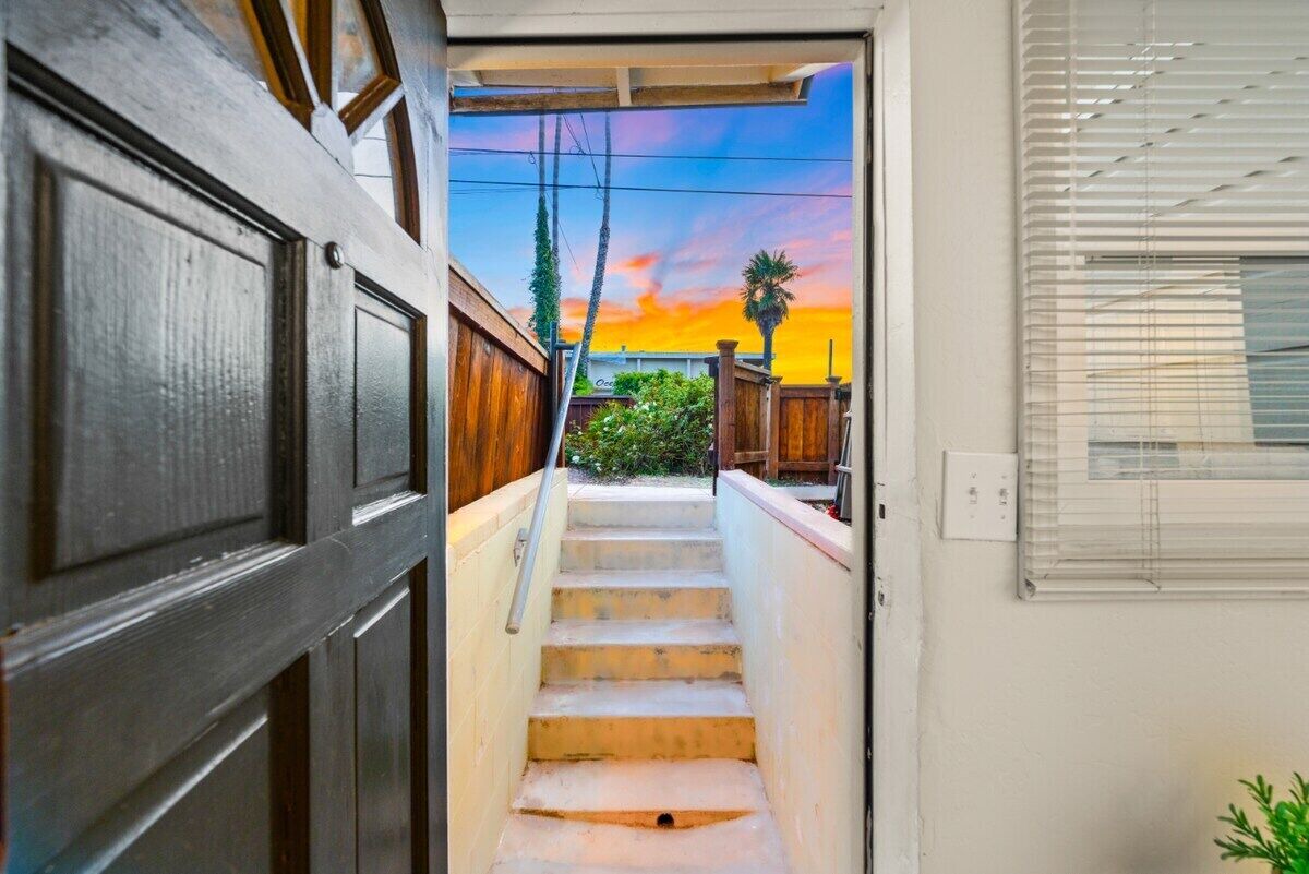 Netflix, Stocked Kitchenette, Beach Gear 1