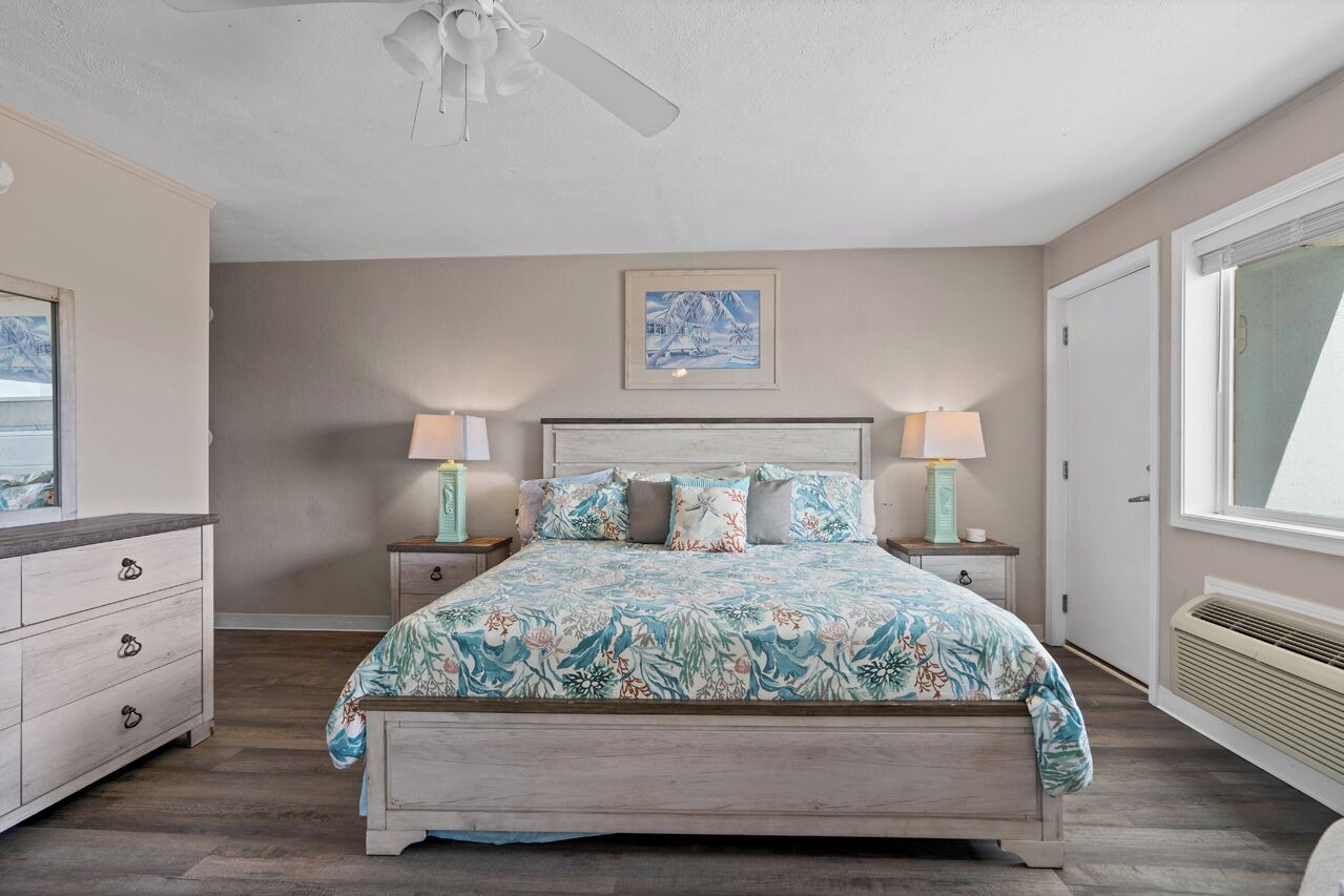Oceanfront 3BR Ground-Floor Patio King Ste Small Dog Friendly Blue Mist 102 1