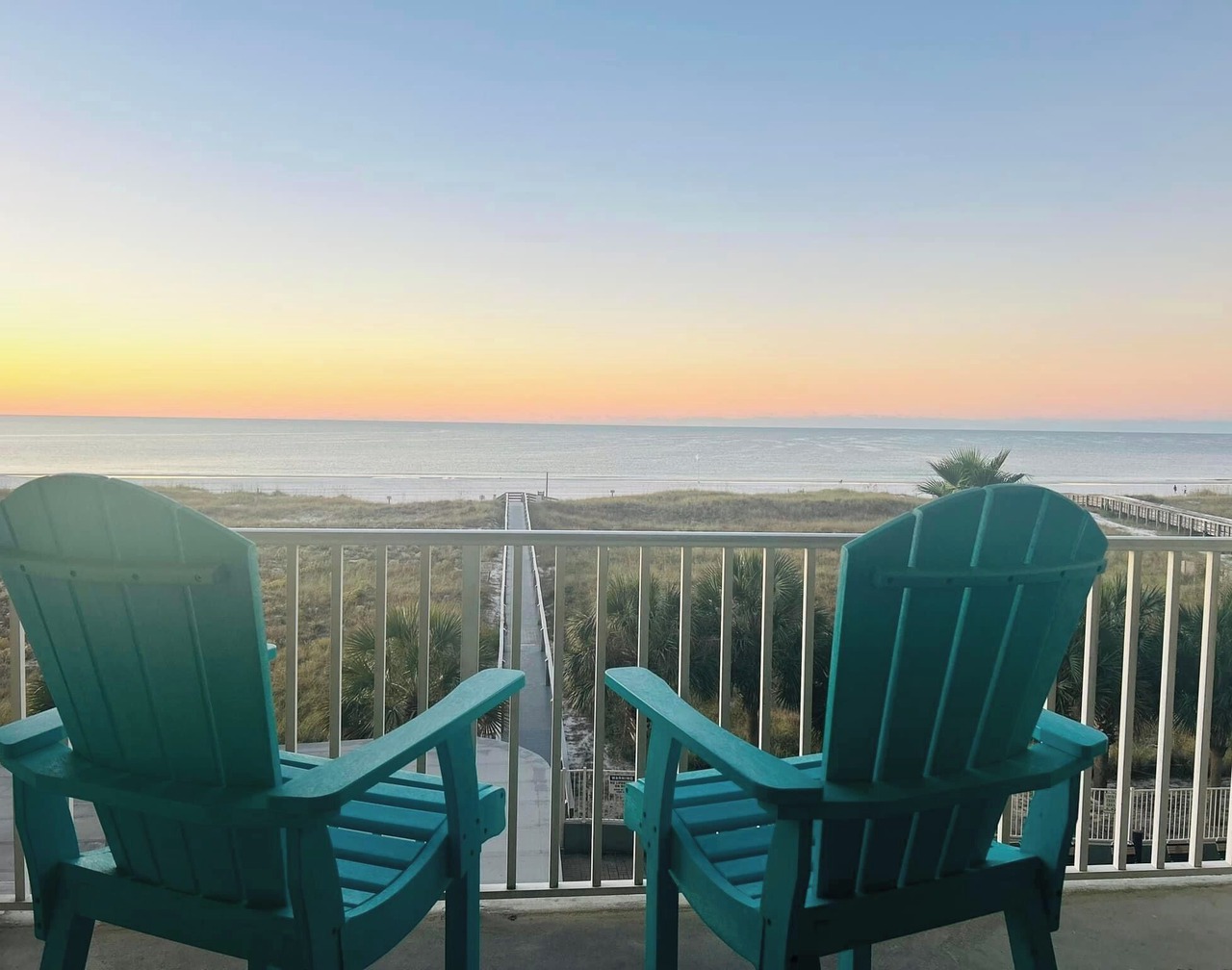 Direct Beach Front. Indoor & Outdoor pools. Hot Tub. Sauna. Orange Beach. 1