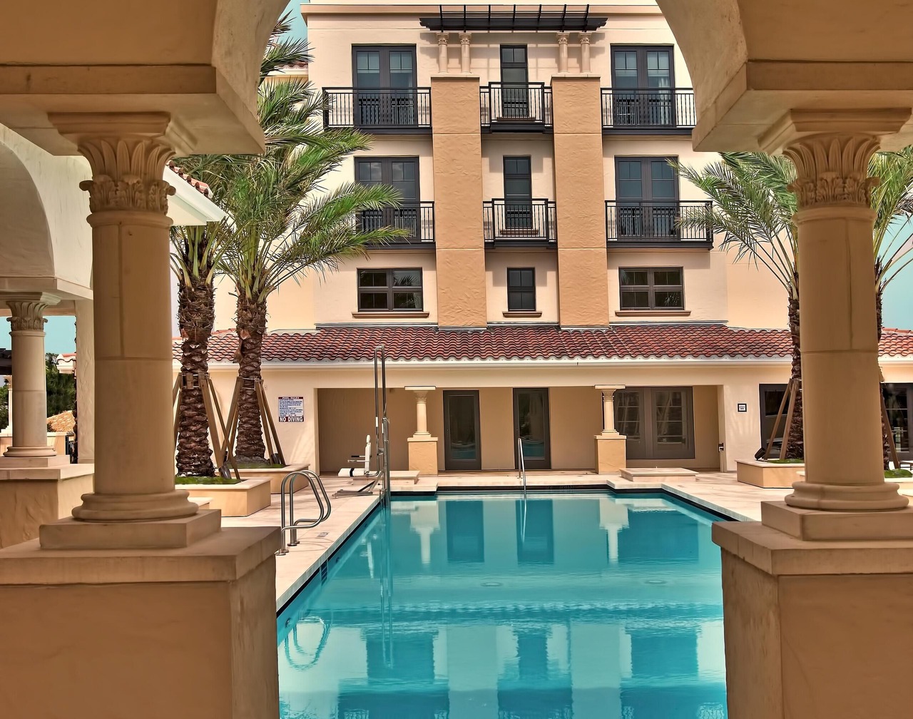 Award Winning Boutique Hotel Close to Parks & Rollins College, Rooftop Pool 1