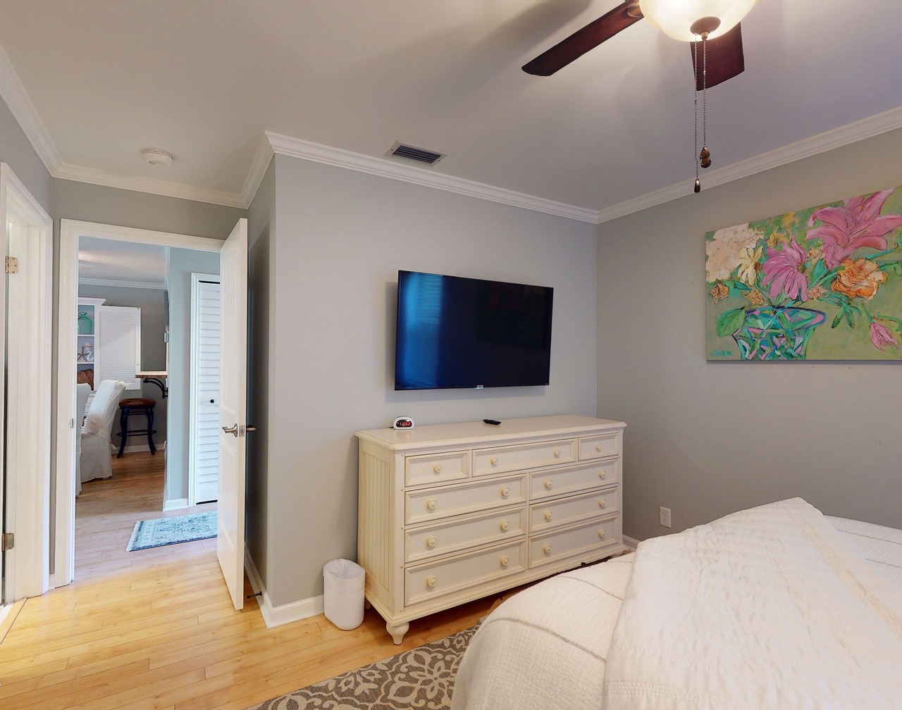 Lovely Condo in Gated Harbour Oaks walking distance to the Village 1