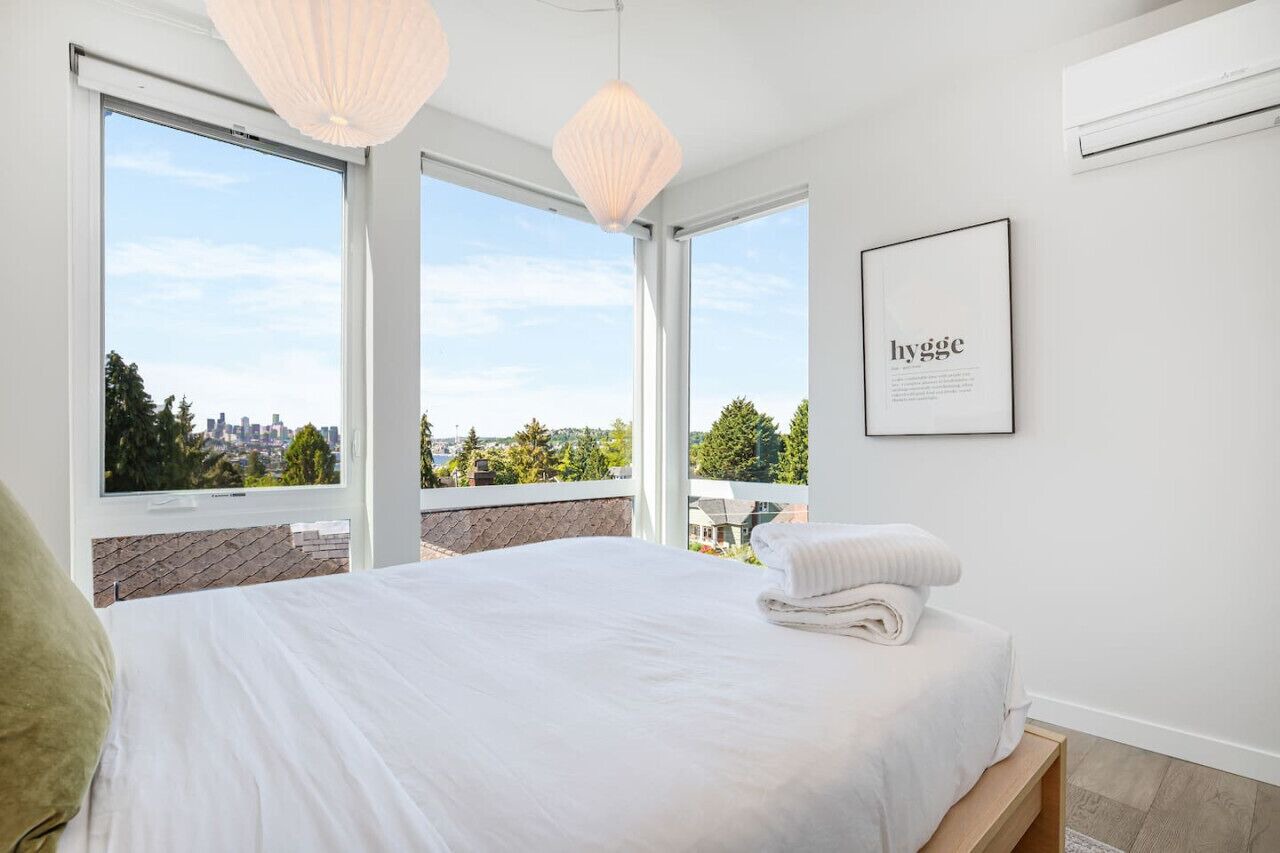 3BR 3BA Rooftop Patio with Waterview, Private Garden & Grill 1