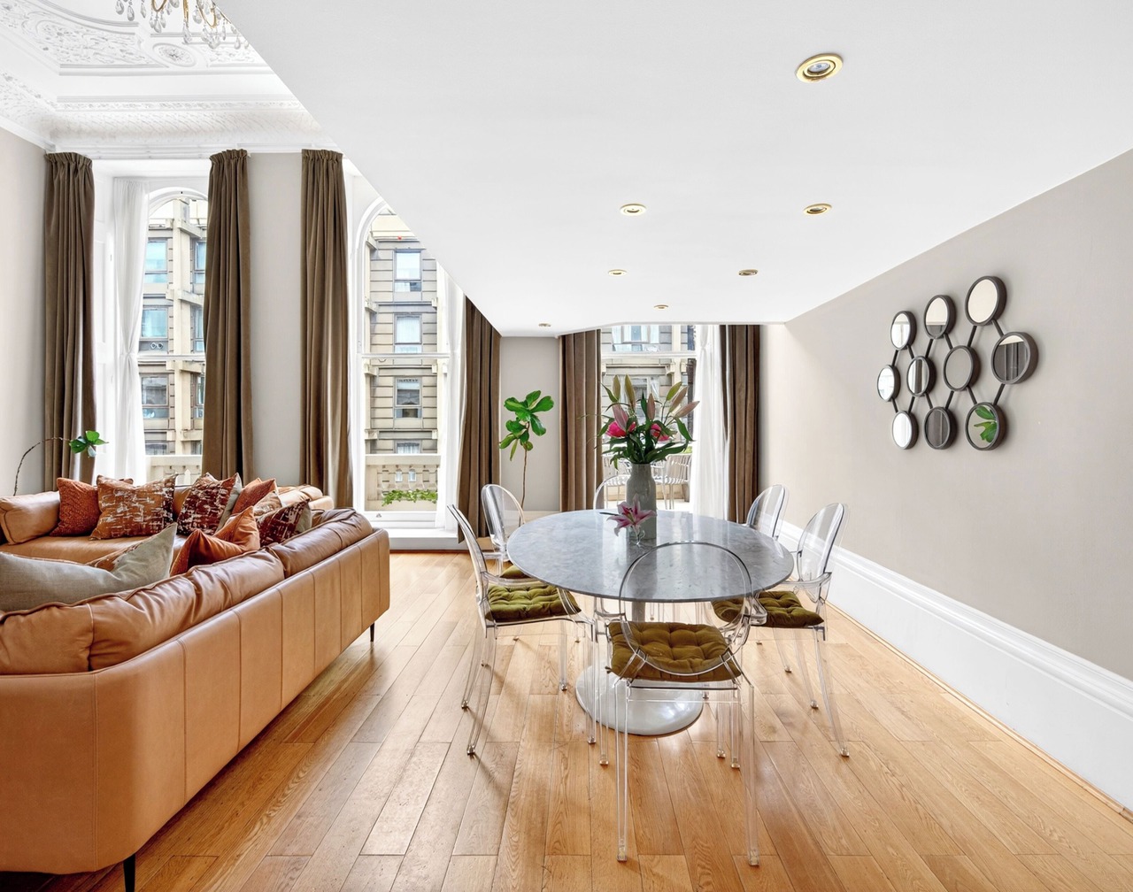 Luxury Apartment with Balcony, King Beds & A/C near Hyde Park 1