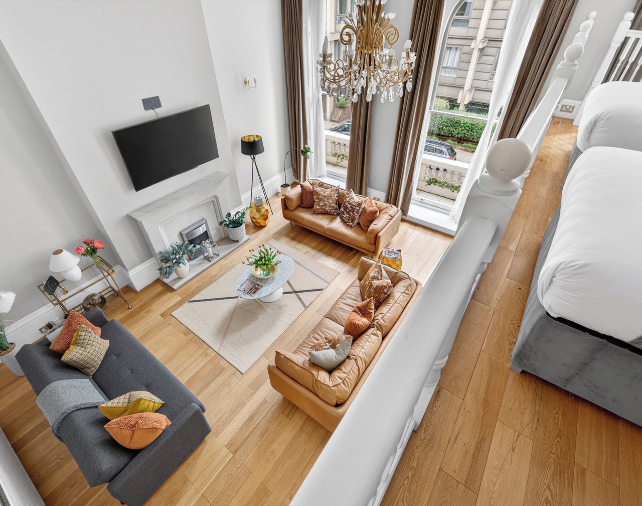 Luxury Apartment with Balcony, King Beds & A/C near Hyde Park 1