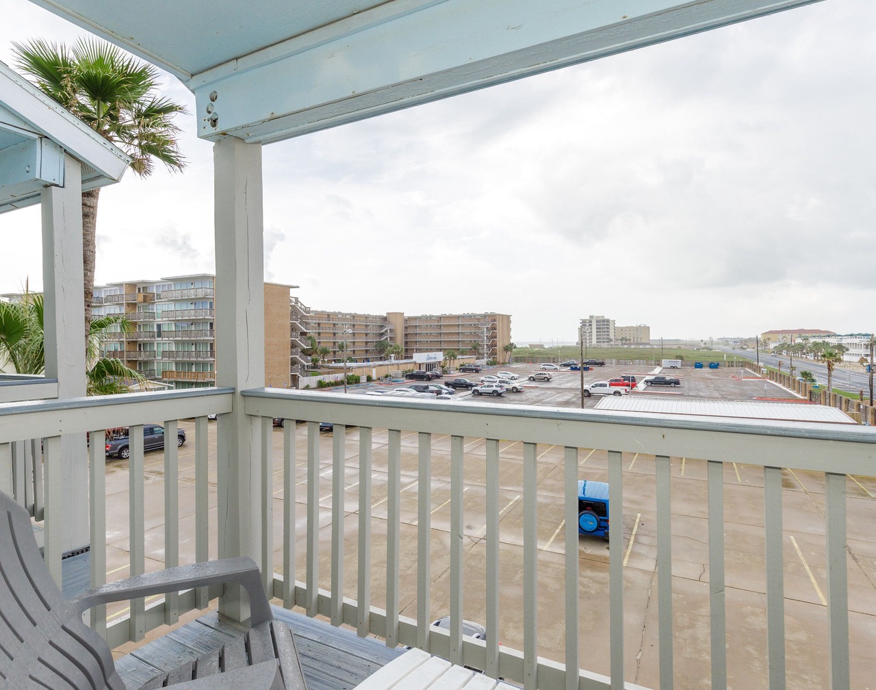 Beachfront Condo | Pet-Friendly & Ocean Views 1