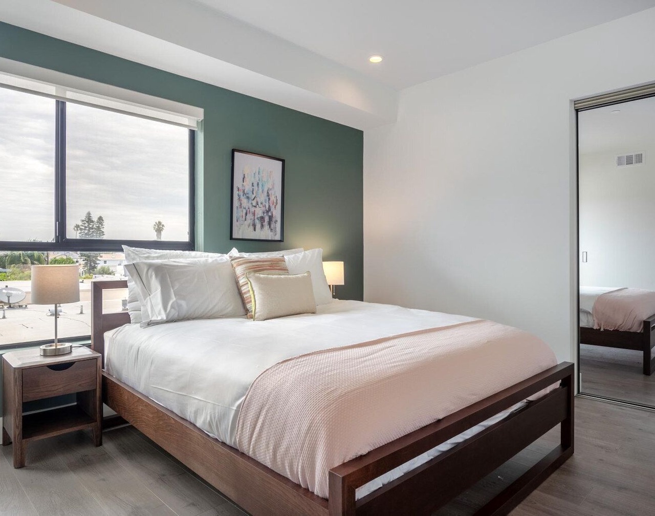 Comfy Mar Vista 1BR w/in-unit W/D + Gym near Venice Beach by Blueground 1