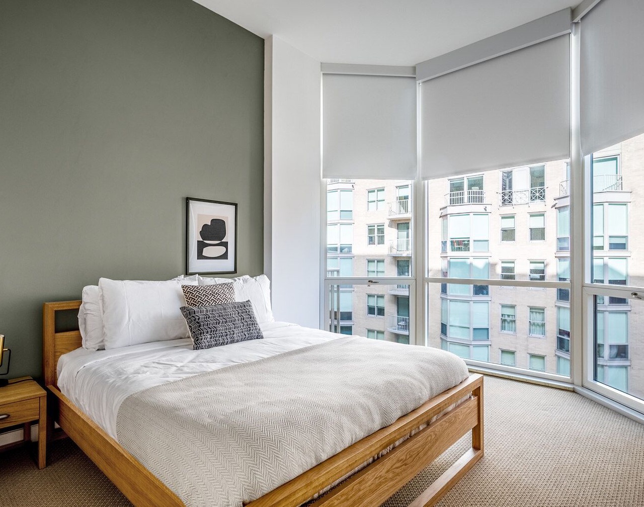 Comfy Penn Quarter 2BR w/Gym, Pool, nr. National Mall, by Blueground 1