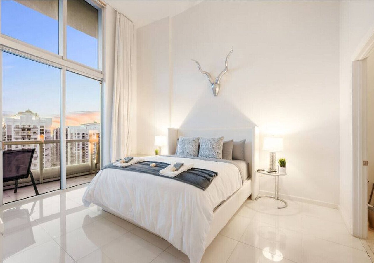 Beautiful One Bedroom Condo 16ft ceilings at the W 1