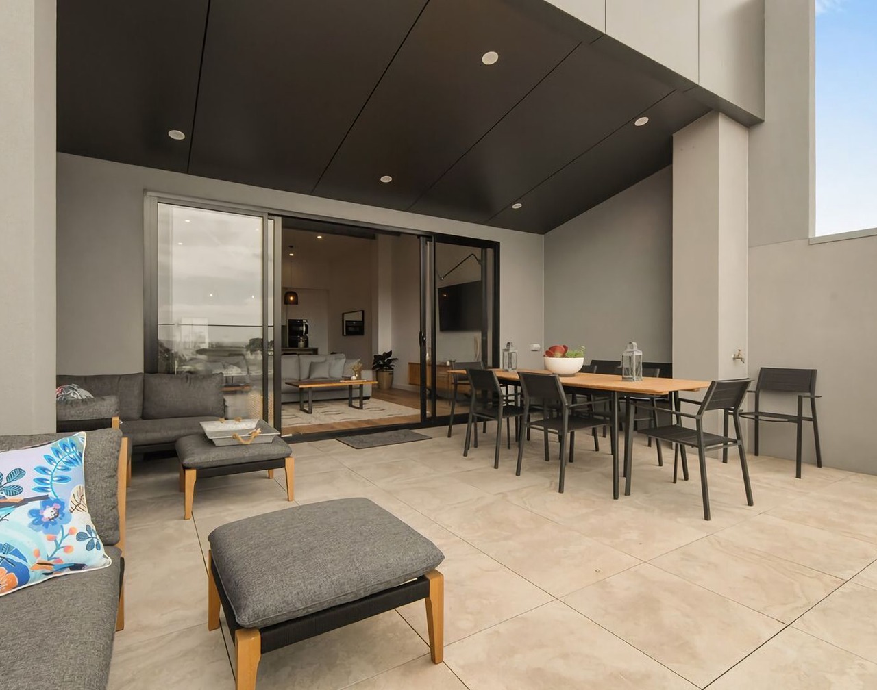 Beachfront Bliss Luxury Views 1