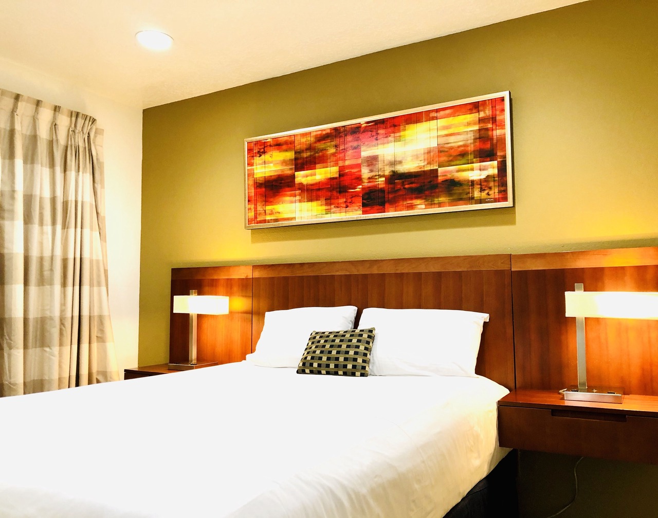 Condo,2Bedrooms,Sale,Strip,BOOK,Las Vegas,LVCC,wifi,SALE,pool,summer, Labor Day 1