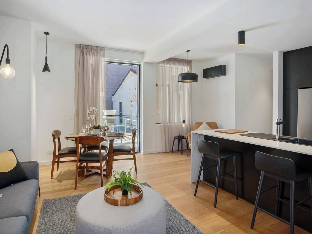 The Retreat at Saddlers House with Private Balcony 1