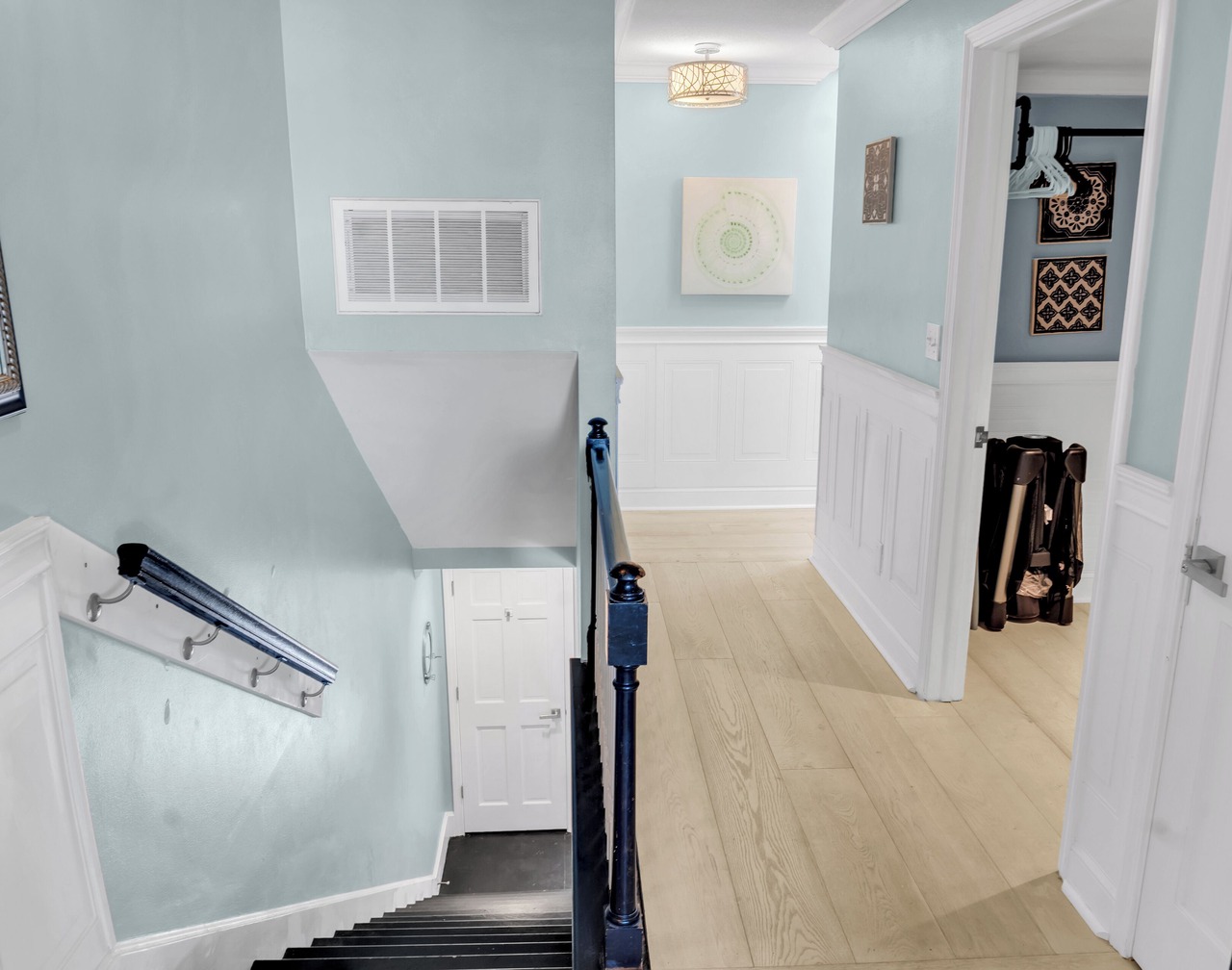 Luxury Waterfront Townhouse, Private Hot Tub , Weekend Rentals 1