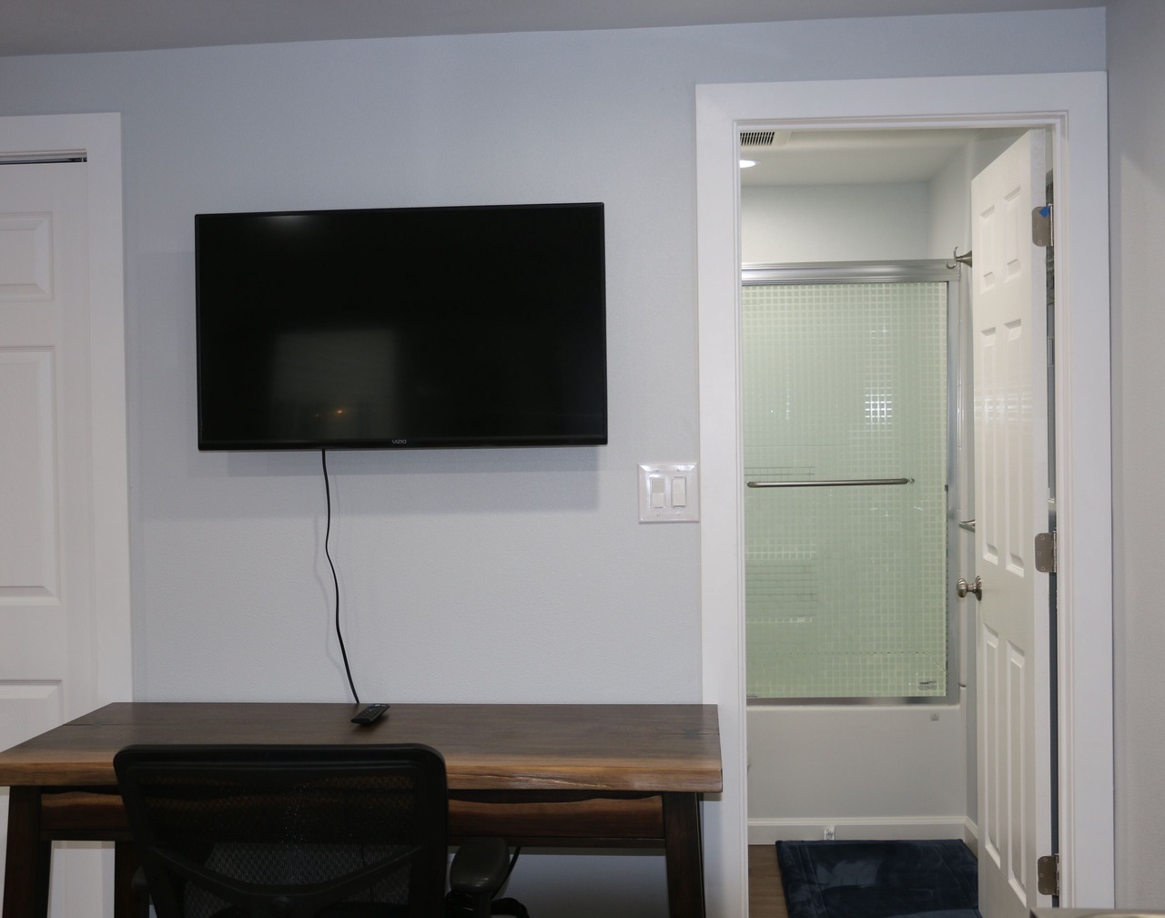 Luxury Remodeled and furnished private studio with self check-in 1