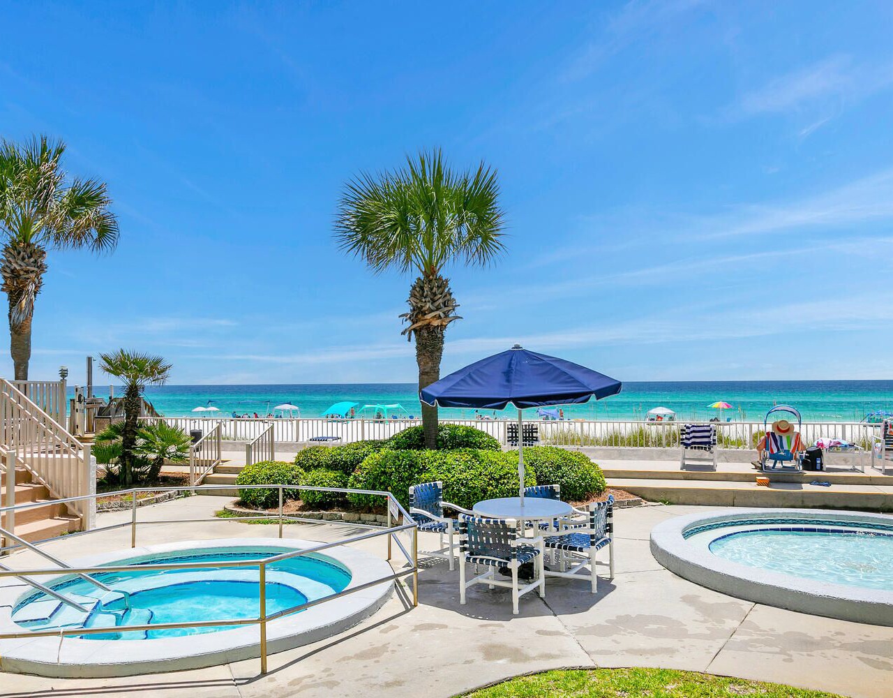 BeachFront~Small Complex~Pool + Hot Tub~Grill Area~1BR+Bunks Latitude 29 #13 1