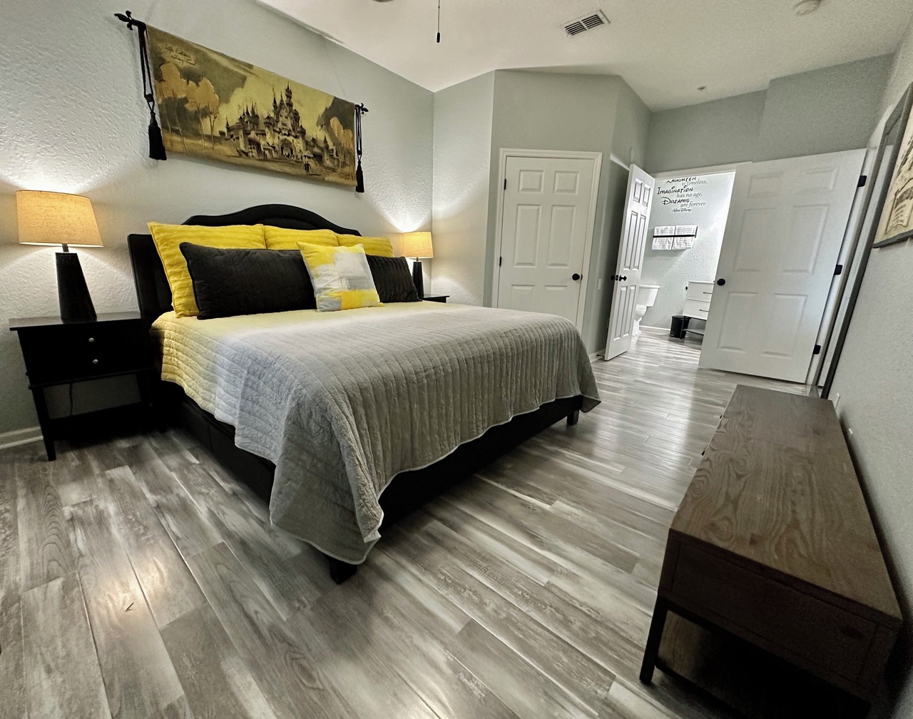 Renovated Luxury Condo in Windsor Hills Resort! 2 Miles to Disney! 3bed/2bath 1