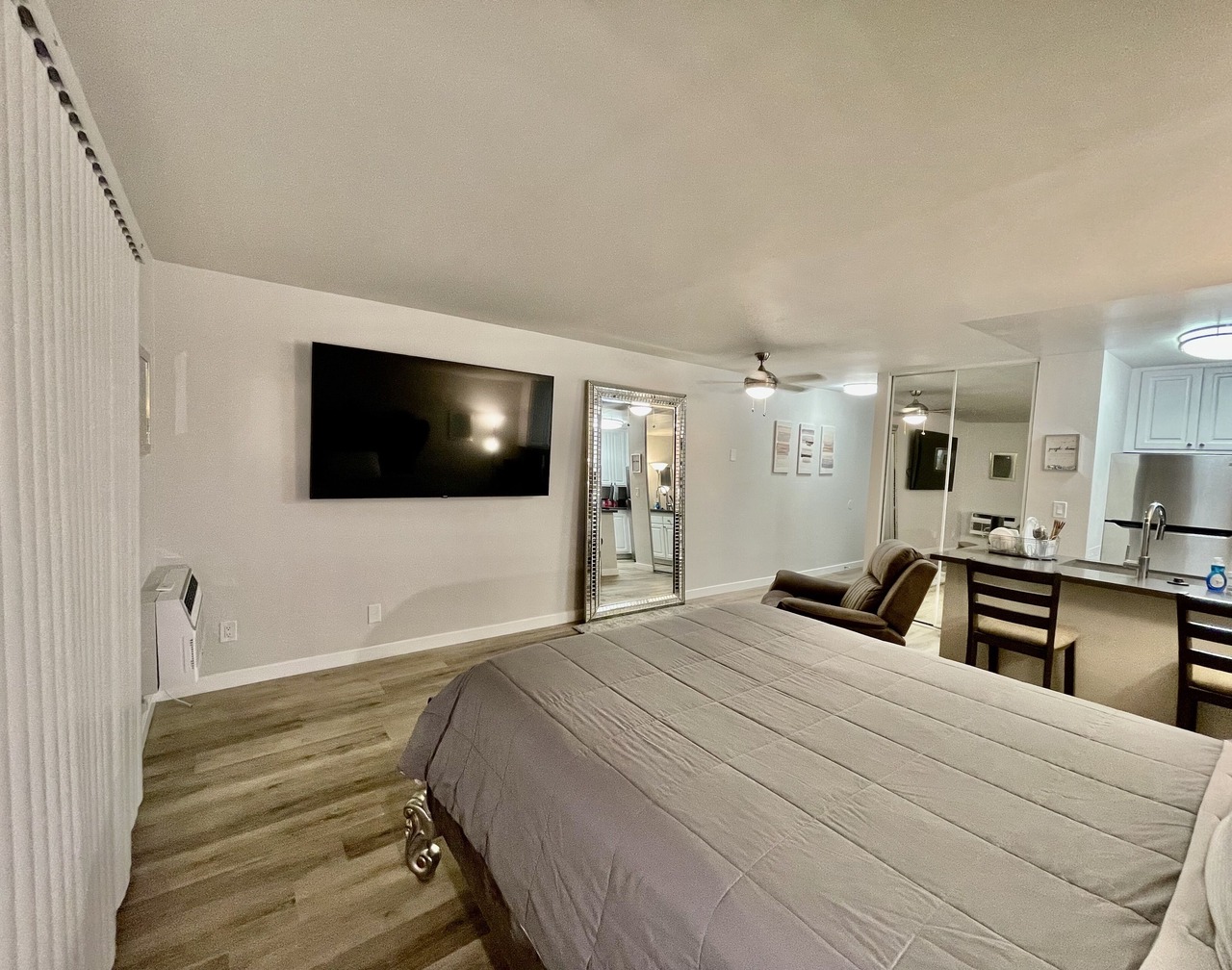 Clean bed! clean shower! 1