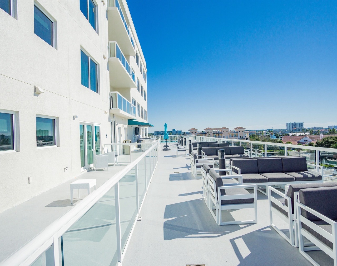 2/2 Penthouse, Clearwater Beach, 801 Avalon! 1