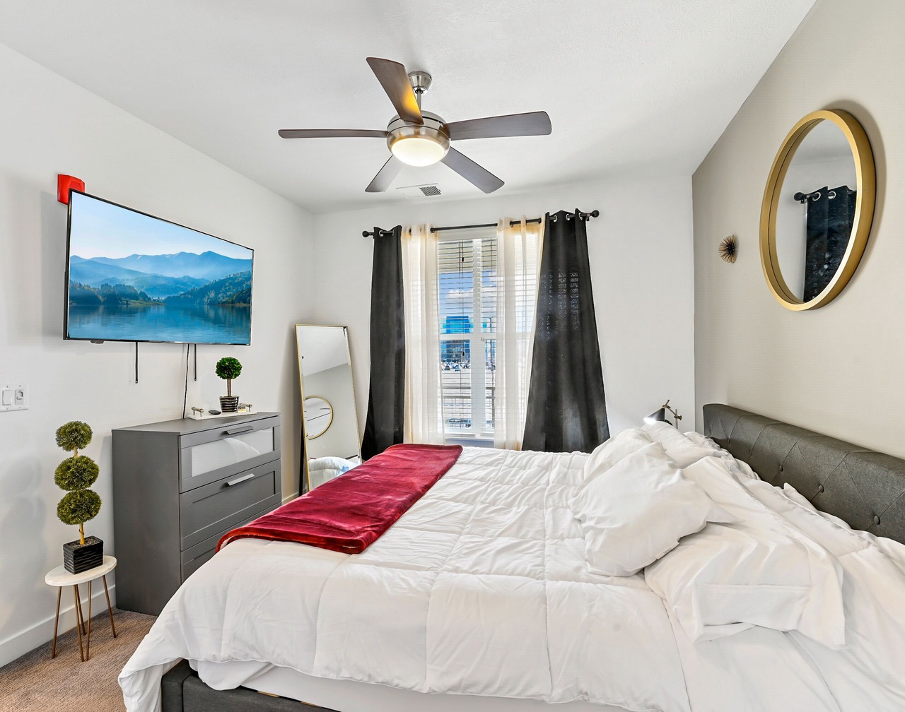 Experience South Valley charm, just a 9-min drive to Thanksgiving Point 1