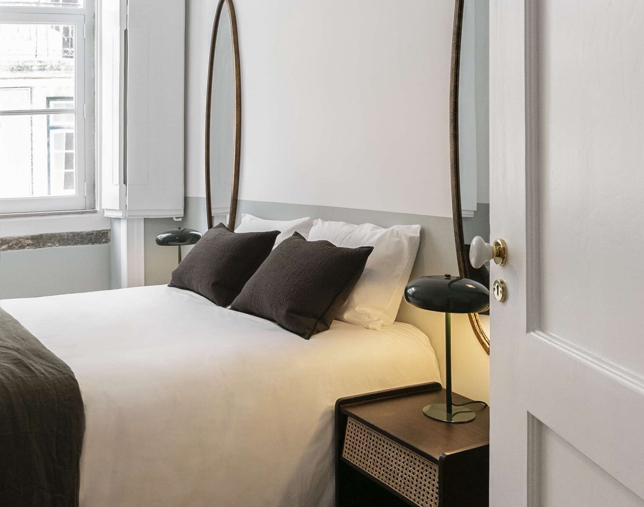✨Contemporary Flat with Great Design & Comfort at Downtown! 1