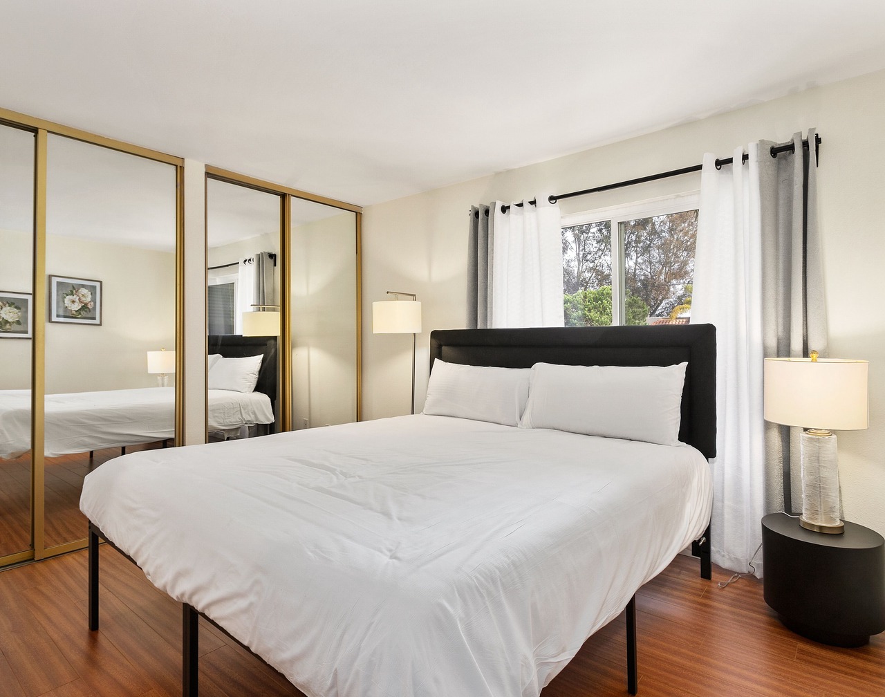 Easy Breezy - Affordable, Cute Condo in the Heart of Del Mar-Extended Getaway 1