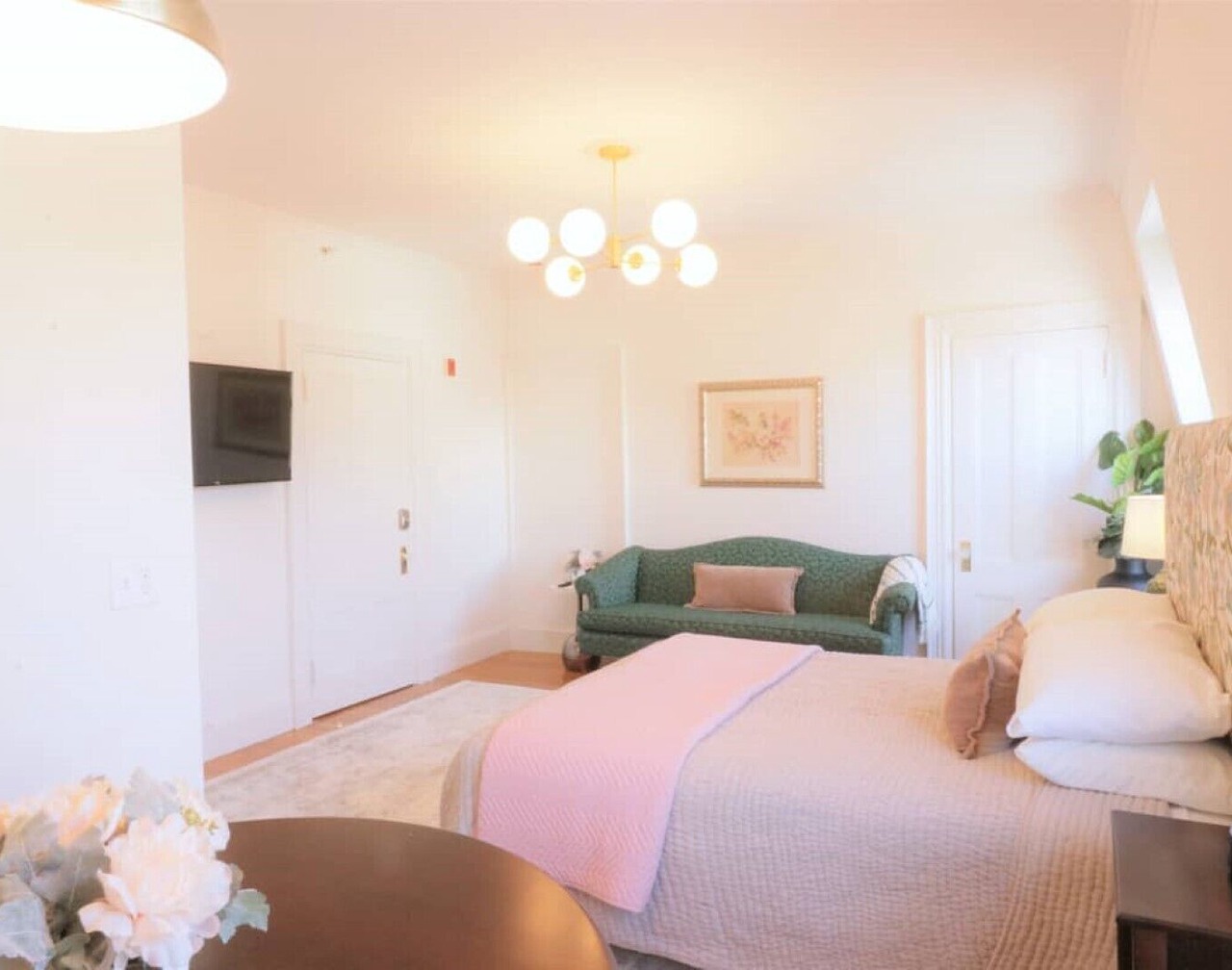 Morrill Mansion Inn | 4 | Self Check In | Parking 1