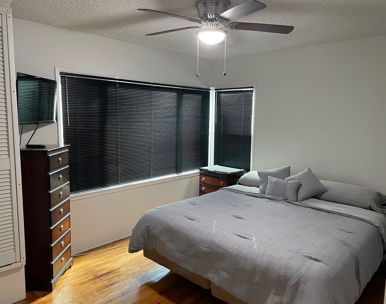 Nice two bedroom home near, beach, So-fi & LAX 1