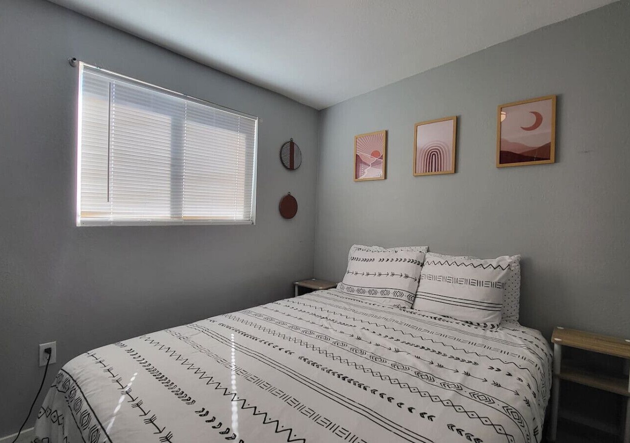 13th Pl Left · Charming Apt |Downtown|Phoenix|Historic|Patio 1