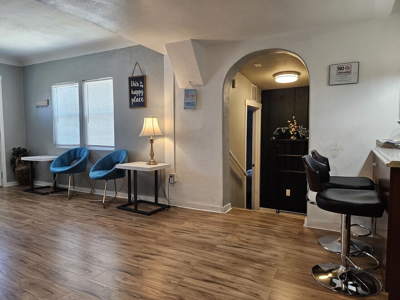 13th Pl Left · Charming Apt |Downtown|Phoenix|Historic|Patio 1
