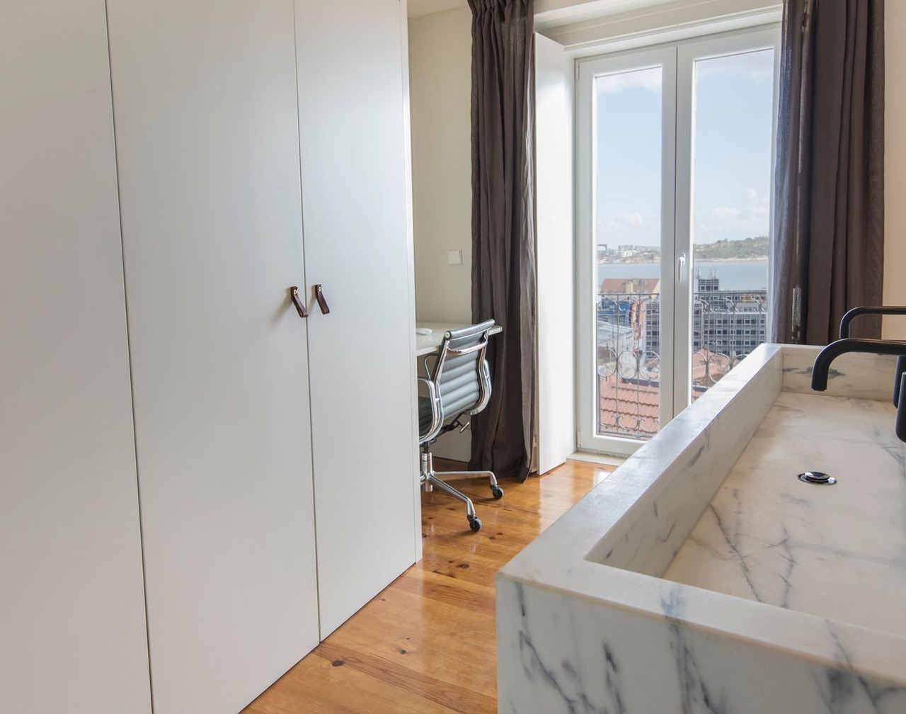 Stunning Penthouse w/the best views by LovelyStay 1