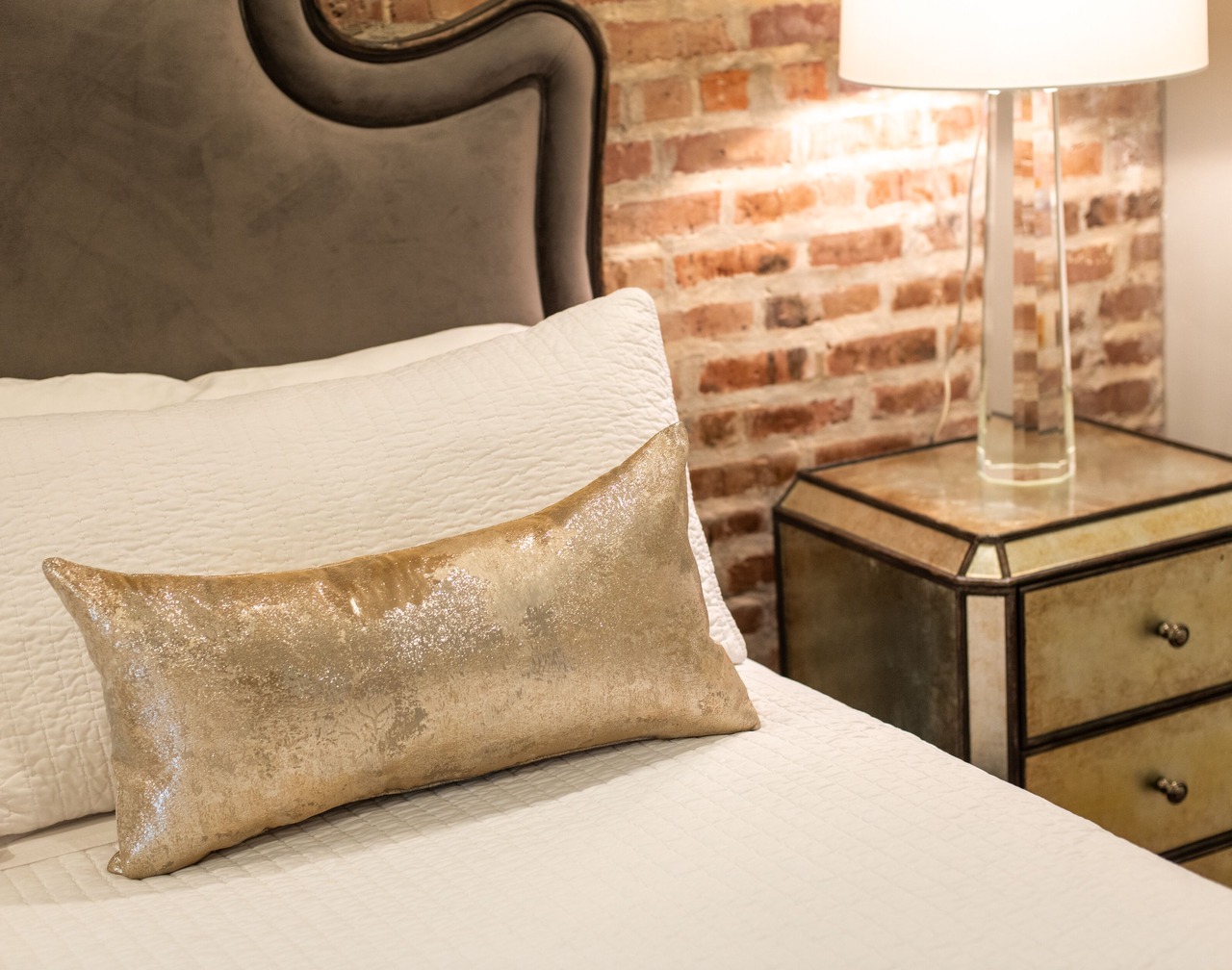 Chic New Orleans CBD Escape: Historic Charm + Modern Comfort Near Nightlife 1