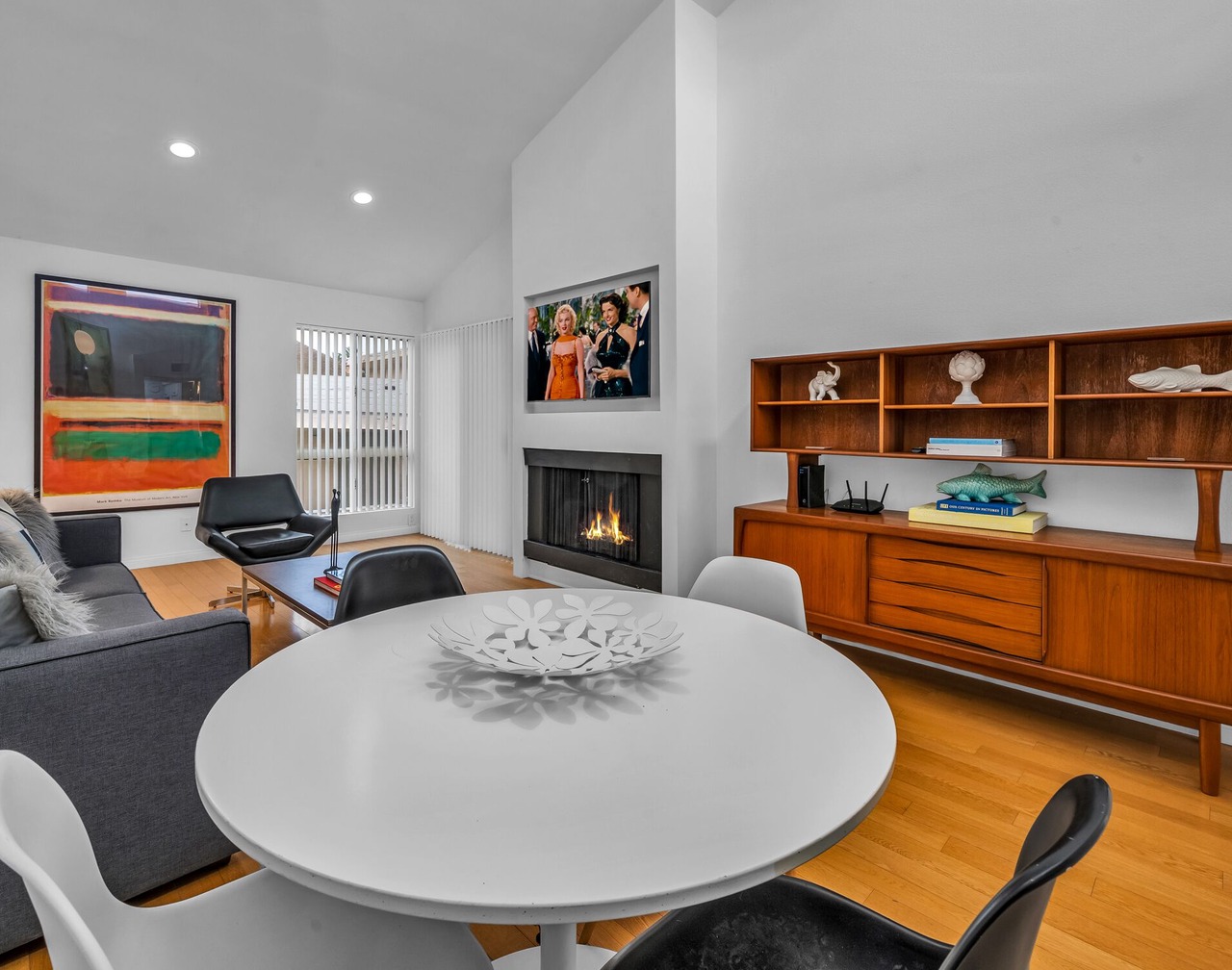 Mid Century North of Wilshire, 1 block to Montana Ave! 1