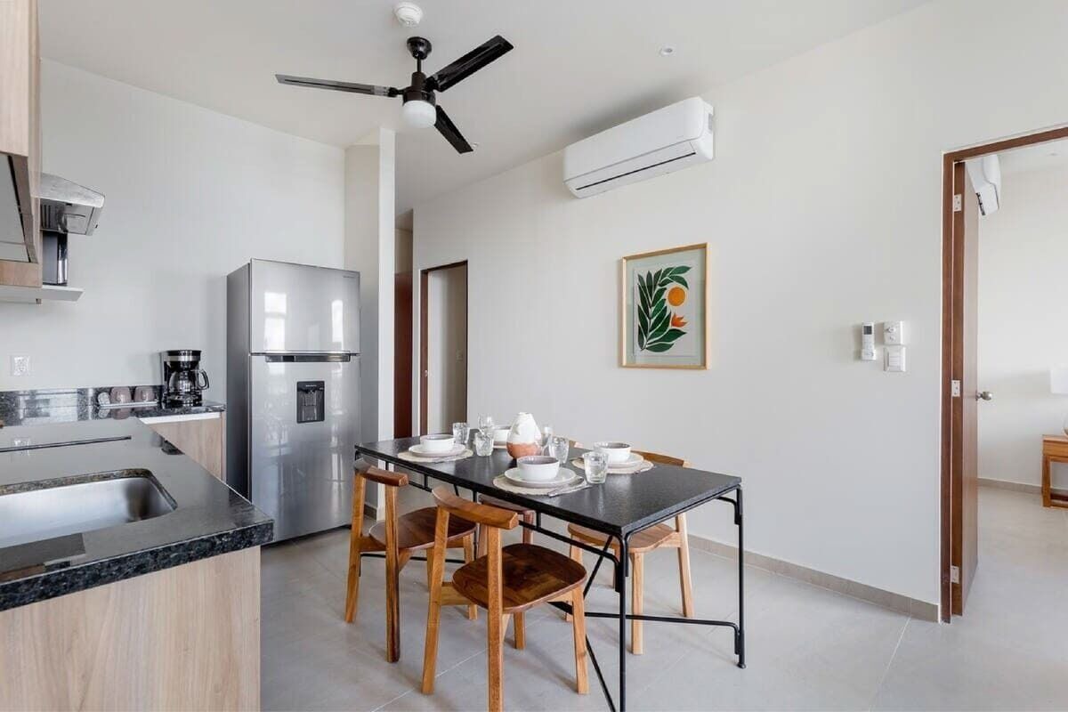 Lagoon-View Apt - Cancun - Pool & Gym - Sleeps 4 1