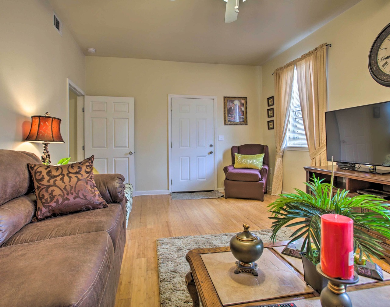 Great for Couples! NOLA Apt 3 Mi to Bourbon St 1