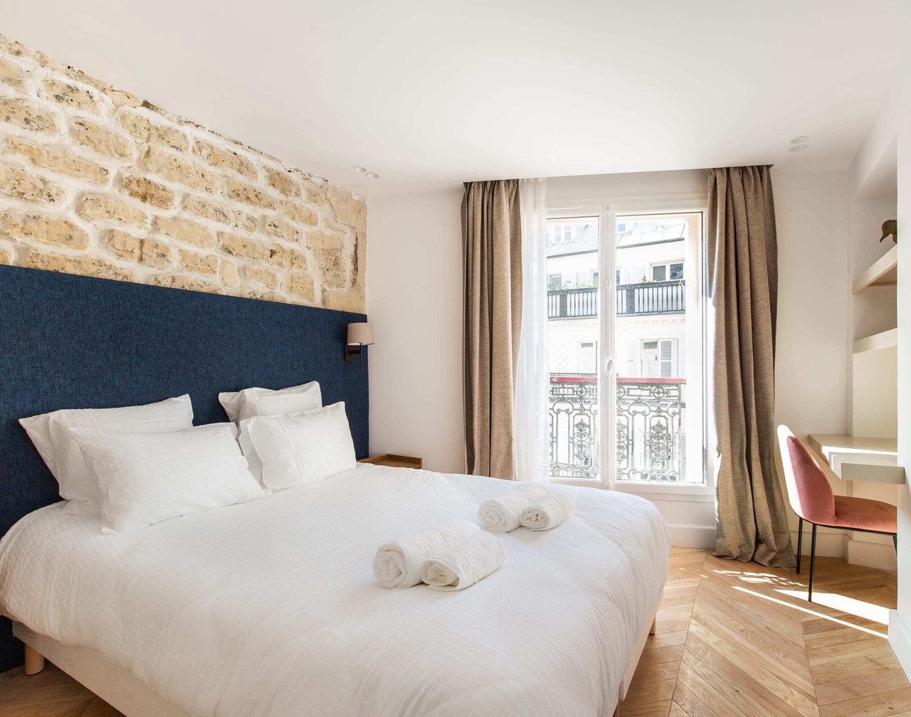 St Georges - Fabulous Two Bedroom in Paris 1