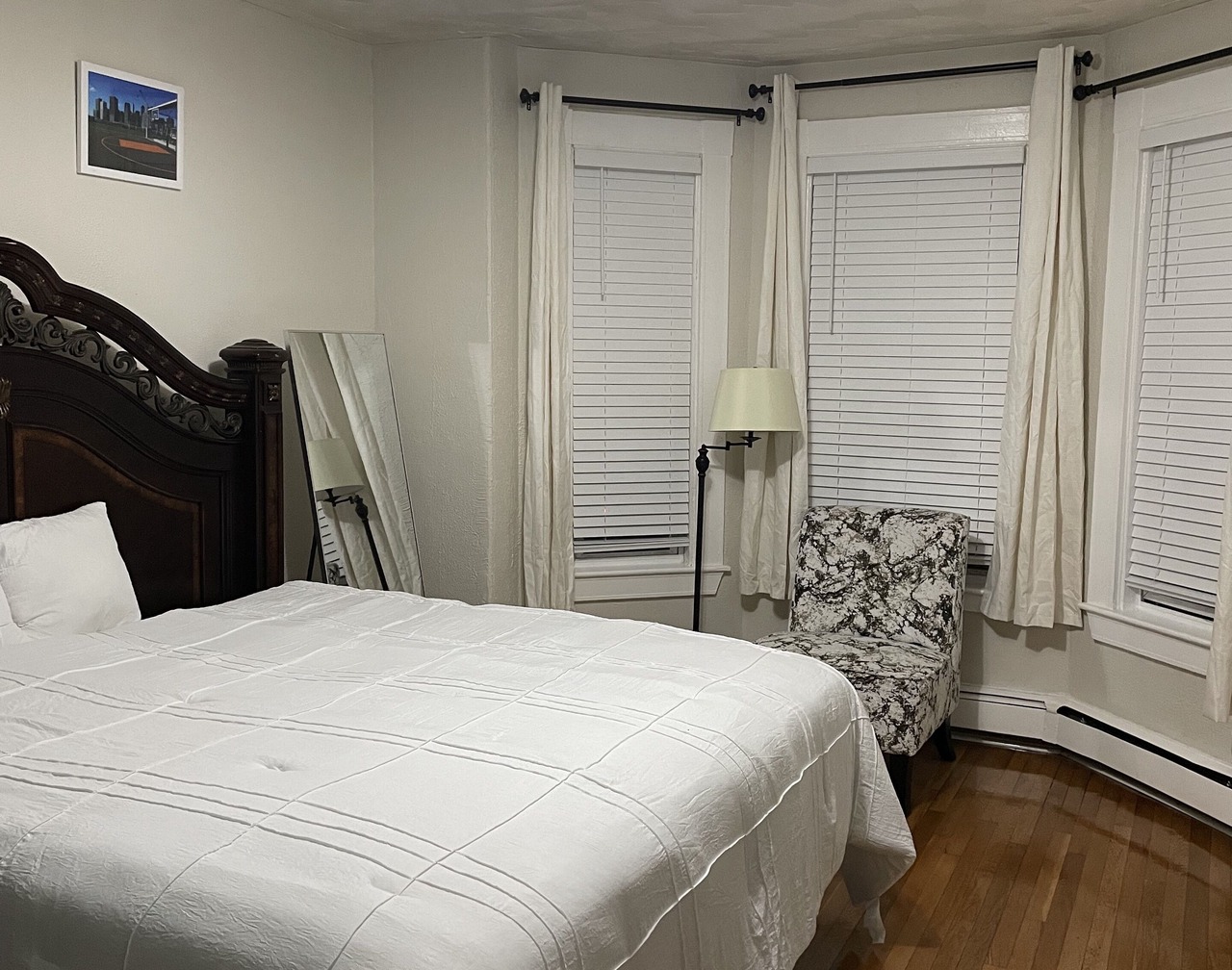 Beautiful 3 Bedroom located 10 minutes from Downtown 1