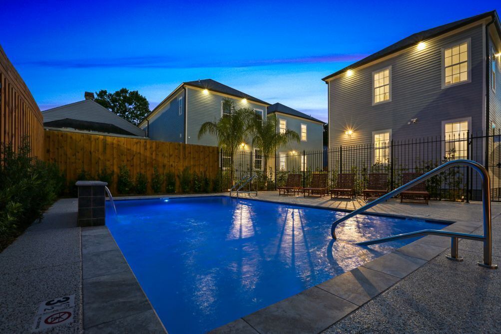 15% OFF Monthly | 10% OFF Weekly-Hosteeva Spacious 5BR Urban Retreat w Balcony & Pool 1