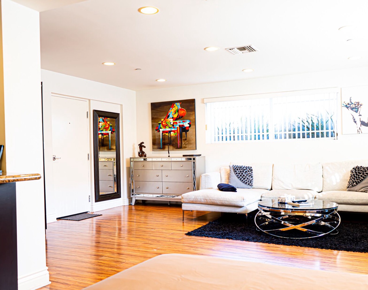 Luxury Beverly Hills Apartment 1