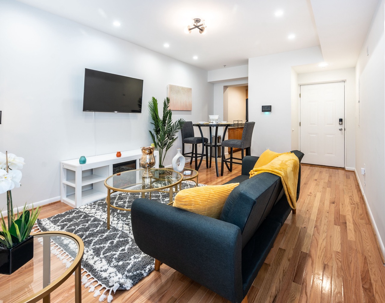 Gorgeous Modern Serviced Apartment 1