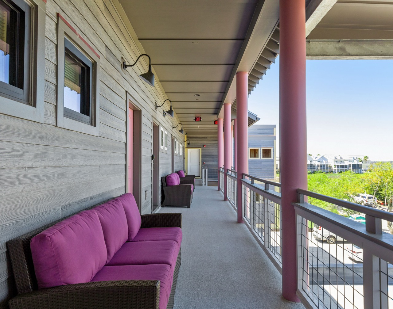 Boutique Hotel Folly Room 4: King Studio - cozy porch views of the Folly River 1