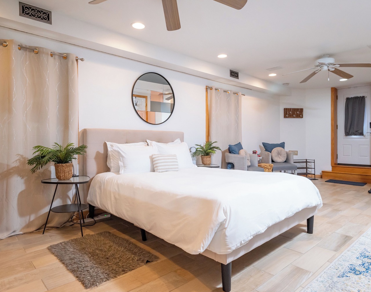 Stay in comfort and style! Encore Private Suite + Free parking! Close to Boston! 1